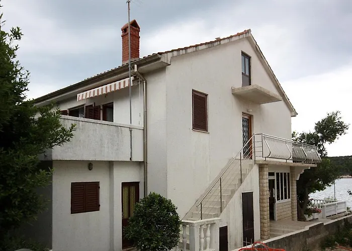 Apartment By The Sea Barbat, Rab - 4975